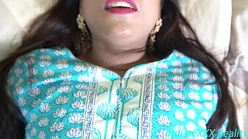 Desi chudai video: Bhabhi's big ass gets fucked hard